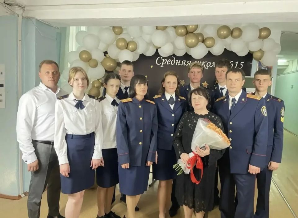 В Ульяновске для кадет СК России прозвучал последний звонок В Ульяновске для кадет СК России прозвучал последний звонок