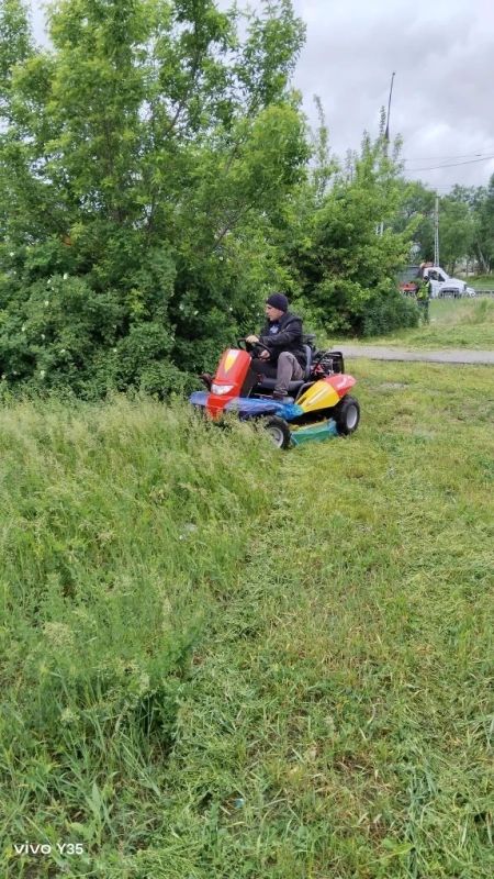 В Заволжском районе города проходит санитарная пятница В Заволжском районе города проходит санитарная пятница