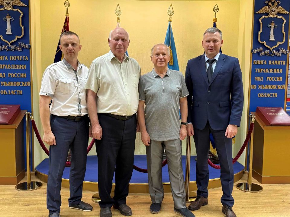 В УМВД России по Ульяновской области прошла творческая встреча с кинопродюсером Юрием Обуховым В УМВД России по Ульяновской области прошла творческая встреча с кинопродюсером Юрием Обуховым
