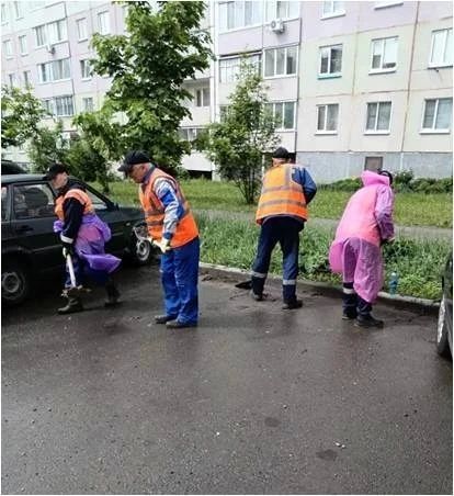 В выходные в Ульяновске продолжился ремонт дорог, покос травы и вывоз смёта В выходные в Ульяновске продолжился ремонт дорог, покос травы и вывоз смёта