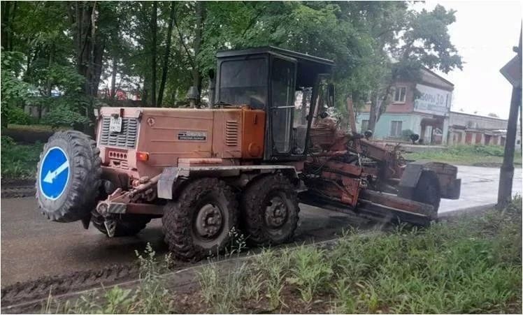 В выходные в Ульяновске продолжился ремонт дорог, покос травы и вывоз смёта В выходные в Ульяновске продолжился ремонт дорог, покос травы и вывоз смёта