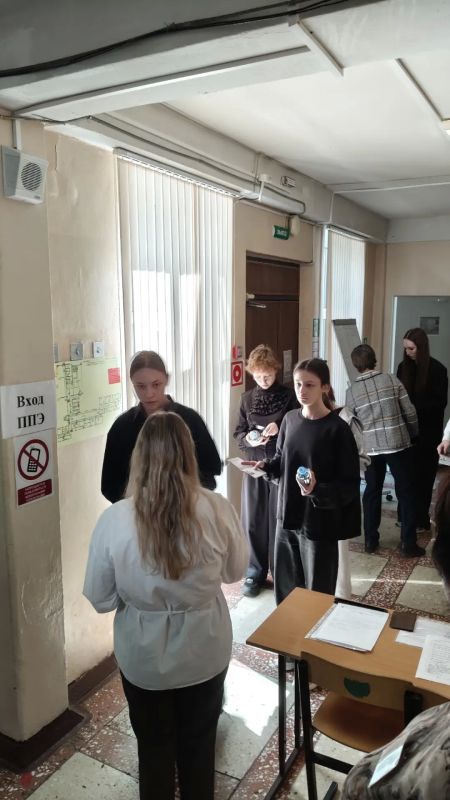 Более 1,5 тысяч выпускников сегодня сдают первые ЕГЭ по выбору Более 1,5 тысяч выпускников сегодня сдают первые ЕГЭ по выбору