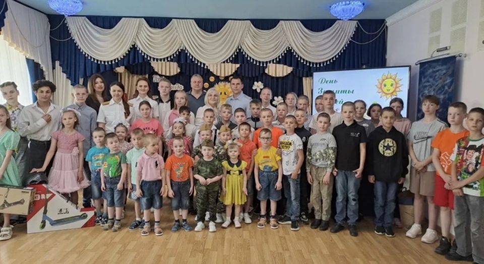 В Ульяновске в Международный день защиты детей сотрудники СК поздравили воспитанников детских домов В Ульяновске в Международный день защиты детей сотрудники СК поздравили воспитанников детских домов