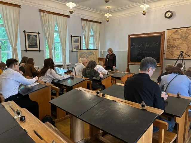 В Музее-заповеднике «Родина В.И. Ленина» открылась выставка о преподавании церковнославянского языка В Музее-заповеднике «Родина В.И. Ленина» открылась выставка о преподавании церковнославянского языка