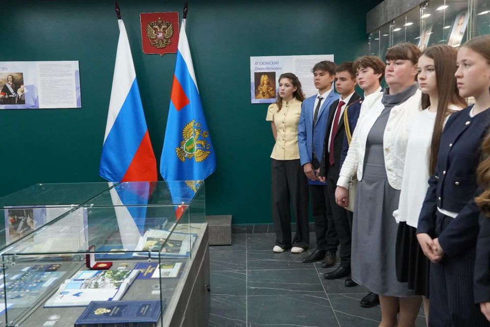 В прокуратуре области состоялась встреча с членами Детского общественного совета при Уполномоченном по правам ребёнка в Ульяновской области В прокуратуре области состоялась встреча с членами Детского общественного совета при Уполномоченном по правам ребёнка в Ульяновской области