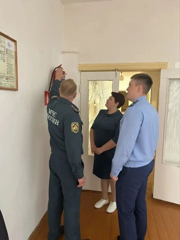 Прокуратура Павловского района проводит проверку исполнения законодательства о безопасности в образовательных учреждениях Прокуратура Павловского района проводит проверку исполнения законодательства о безопасности в образовательных учреждениях