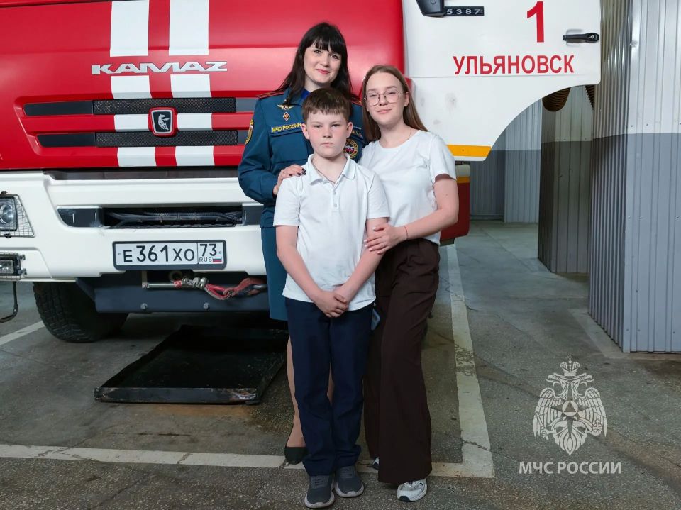 Юные лицеисты в гостях у огнеборцев Юные лицеисты в гостях у огнеборцев