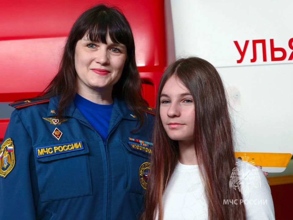 Юные лицеисты в гостях у огнеборцев Юные лицеисты в гостях у огнеборцев