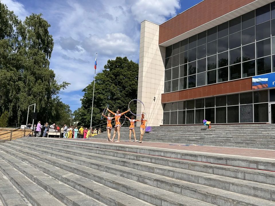 В Железнодорожном районе проходит веселое мероприятие для всей семьи В Железнодорожном районе проходит веселое мероприятие для всей семьи