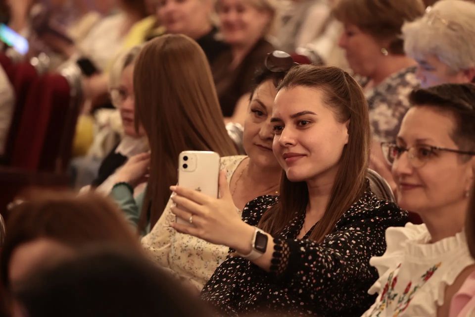 Алексей Русских: Заботиться, помогать и поддерживать в трудную минуту — всё это про наших социальных работников, у которых сегодня профессиональный праздник Алексей Русских: Заботиться, помогать и поддерживать в трудную минуту — всё это про наших социальных работников, у которых сегодня профессиональный праздник