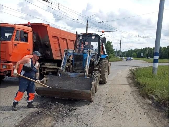 Ульяновские городские службы с помощью подрядчиков активизировали покос травы Ульяновские городские службы с помощью подрядчиков активизировали покос травы