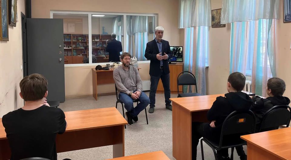 В Ульяновской области полицейские и представители духовенства приняли участие в акции «Каникулы с Общественным советом» В Ульяновской области полицейские и представители духовенства приняли участие в акции «Каникулы с Общественным советом»