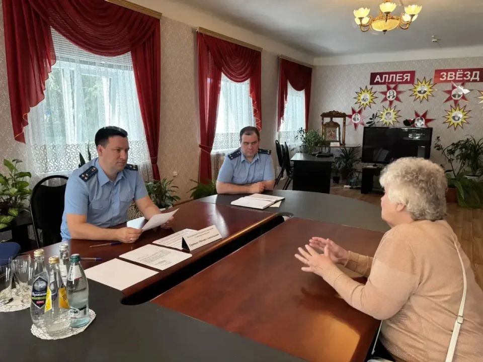 09.06.2026 и.о. прокурора Ульяновской области Михаил Гриньке провел выездной личный прием в ОГКОУ «Центр ППМС «Доверие» в селе Тагай Майнского района Ульяновской области 09.06.2026 и.о. прокурора Ульяновской области Михаил Гриньке провел выездной личный прием в ОГКОУ «Центр ППМС «Доверие» в селе Тагай Майнского района Ульяновской области