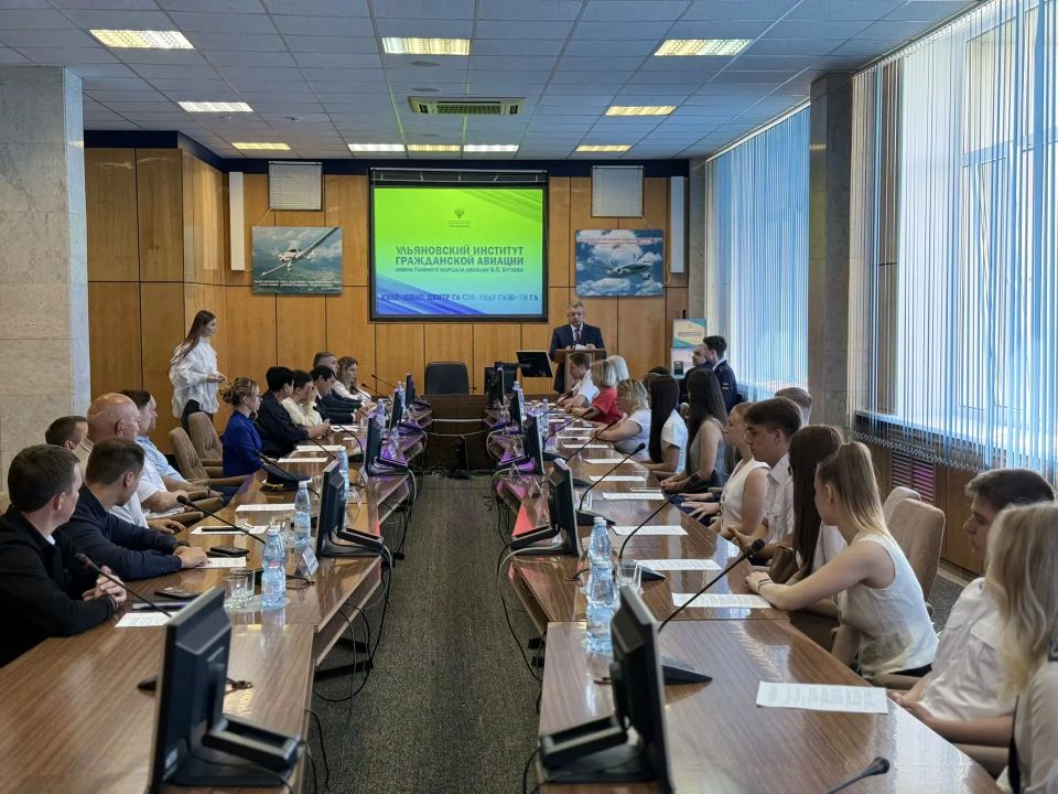 Председатель Правительства Ульяновской области наградил победителей Универсиады Председатель Правительства Ульяновской области наградил победителей Универсиады