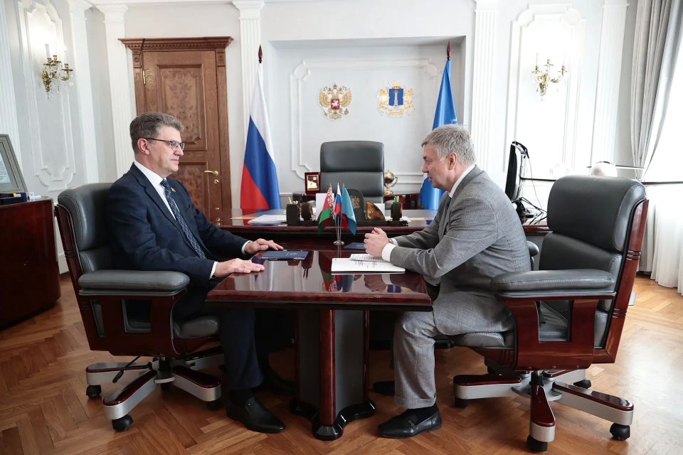 Алексей Русских: По моему приглашению в Ульяновской области сегодня работают коллеги из братской Республики Беларусь Алексей Русских: По моему приглашению в Ульяновской области сегодня работают коллеги из братской Республики Беларусь