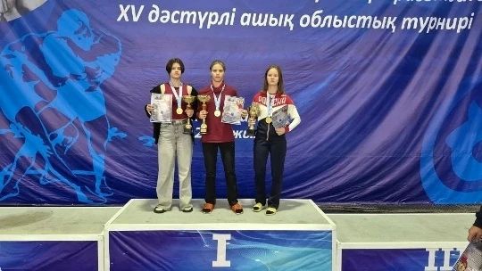 Три ульяновские спортсменки взяли золото на республиканском турнире по вольной борьбе в Казахстане