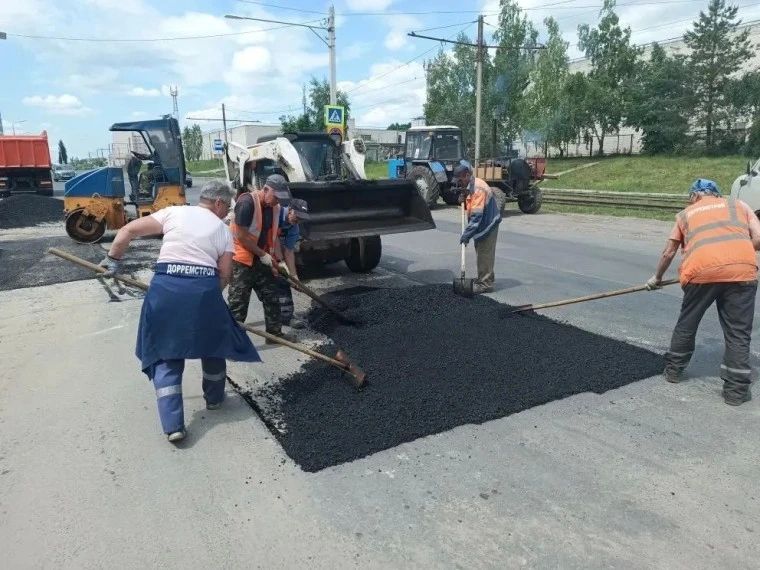 Ульяновские дорожники заасфальтировали более 1440 квадратных метров проезжей части