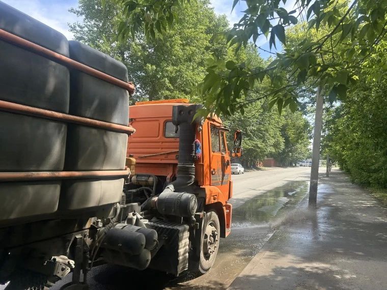 Ульяновские дорожники заасфальтировали более 1440 квадратных метров проезжей части Ульяновские дорожники заасфальтировали более 1440 квадратных метров проезжей части