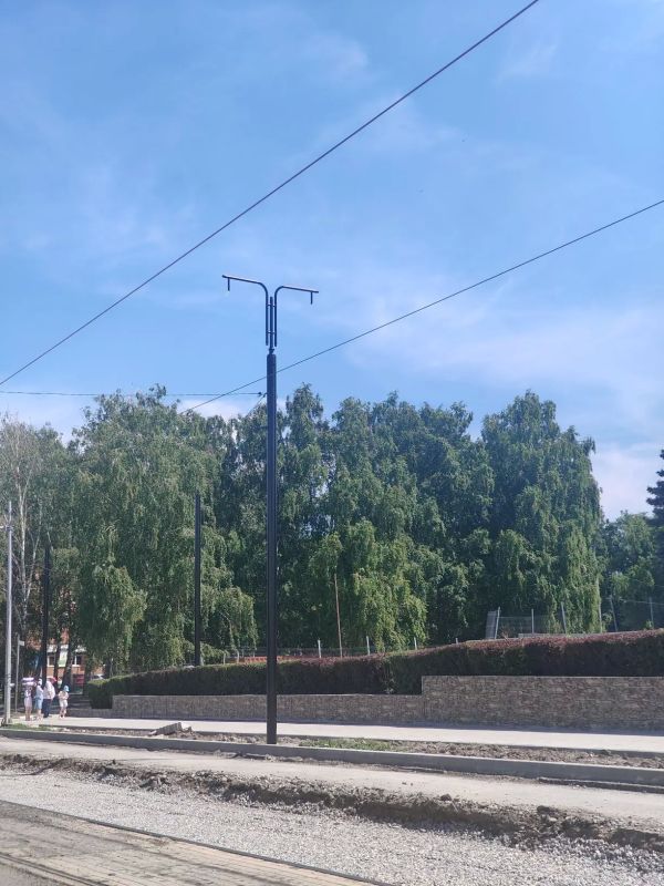 На ул. Спасской установили опоры уличного освещения На ул. Спасской установили опоры уличного освещения