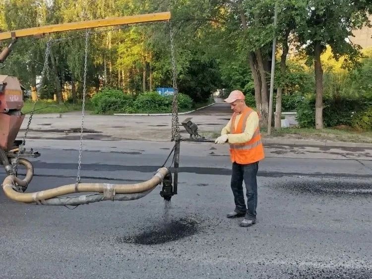 Ульяновские дорожники заасфальтировали более 1440 квадратных метров проезжей части Ульяновские дорожники заасфальтировали более 1440 квадратных метров проезжей части