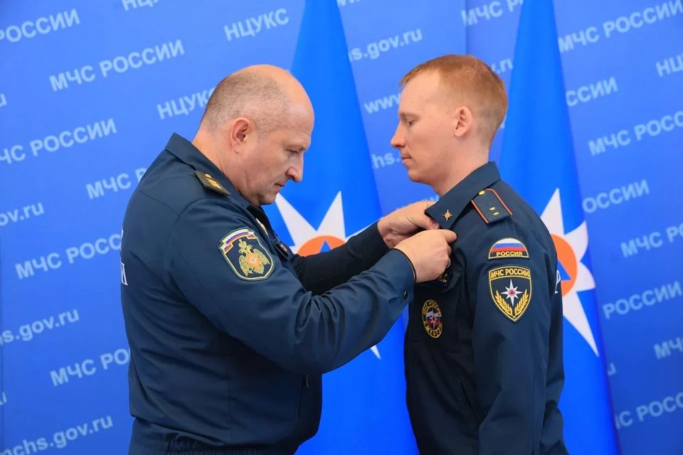 Ульяновскую область представили Павел Ледюков, помощник начальника караула 4 ПСЧ, и Никита Кузовов, командир отделения 4 ПСЧ Ульяновскую область представили Павел Ледюков, помощник начальника караула 4 ПСЧ, и Никита Кузовов, командир отделения 4 ПСЧ