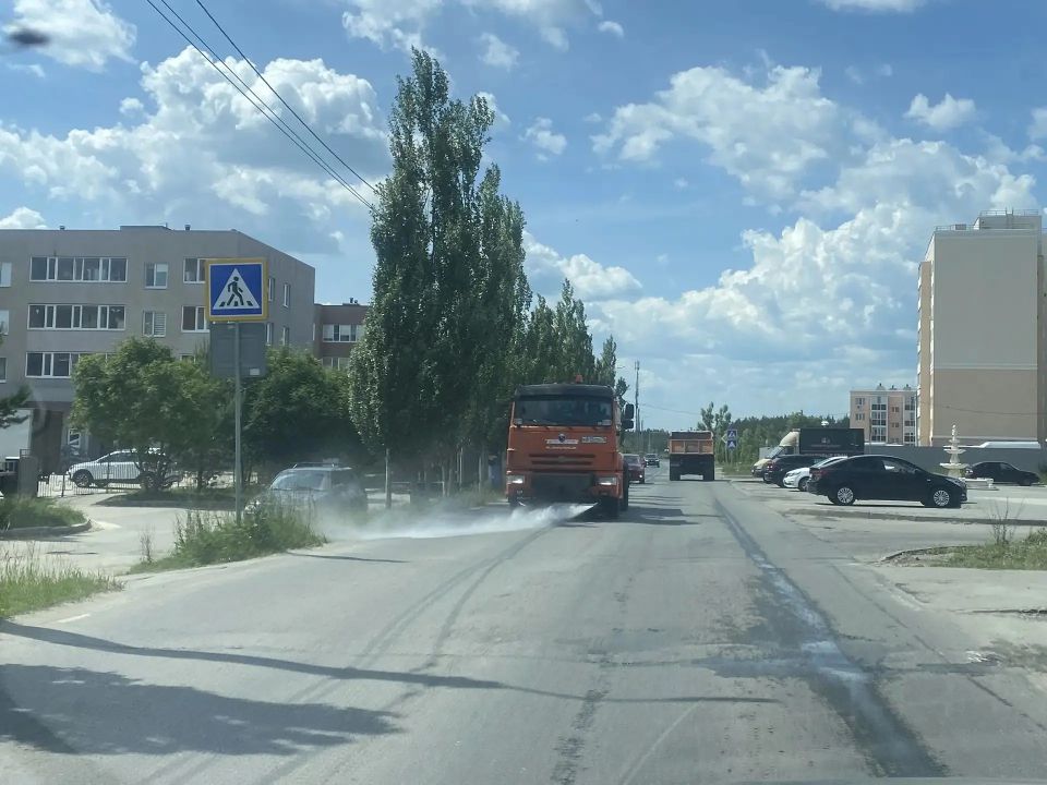 В преддверии Дня России в Ульяновске отремонтировали девять участков дорог В преддверии Дня России в Ульяновске отремонтировали девять участков дорог