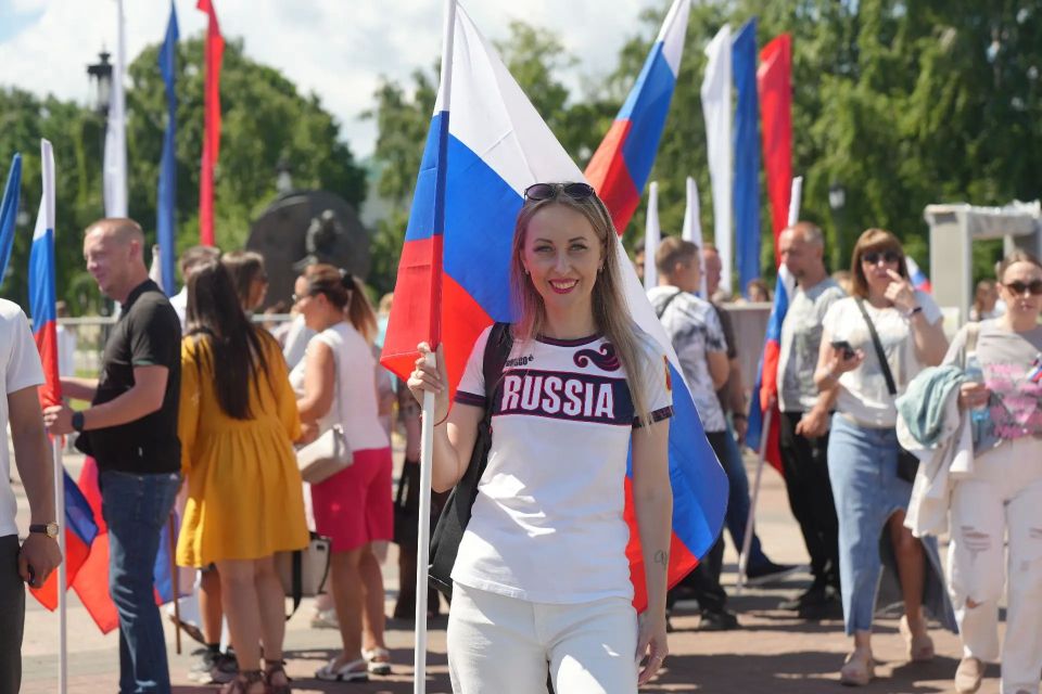 Вместе со всей страной Ульяновск отмечает День России Вместе со всей страной Ульяновск отмечает День России