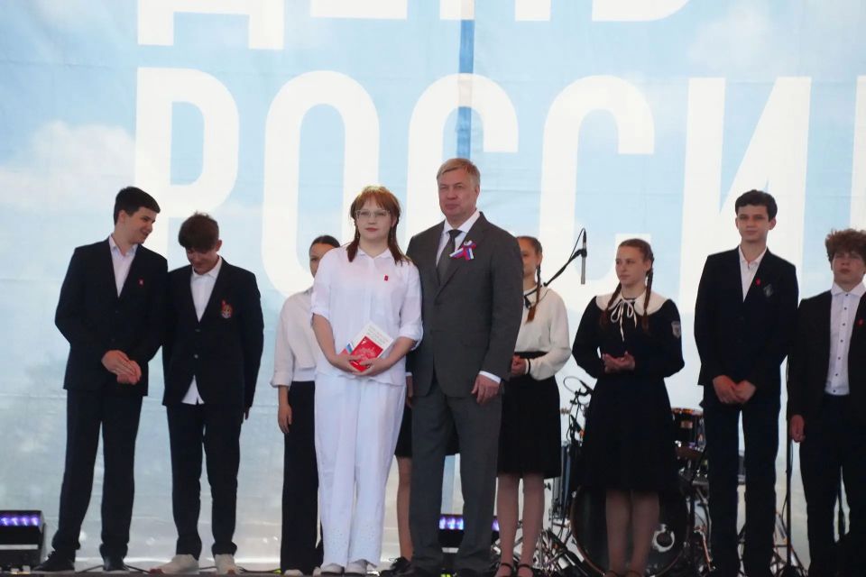 Вместе со всей страной Ульяновск отмечает День России Вместе со всей страной Ульяновск отмечает День России