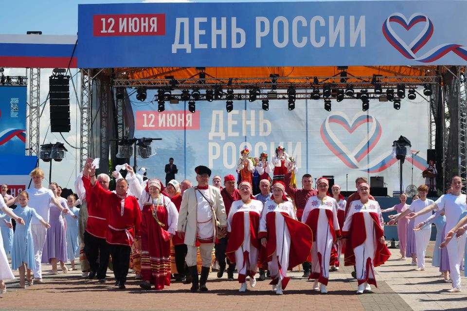 Вместе со всей страной Ульяновск отмечает День России Вместе со всей страной Ульяновск отмечает День России
