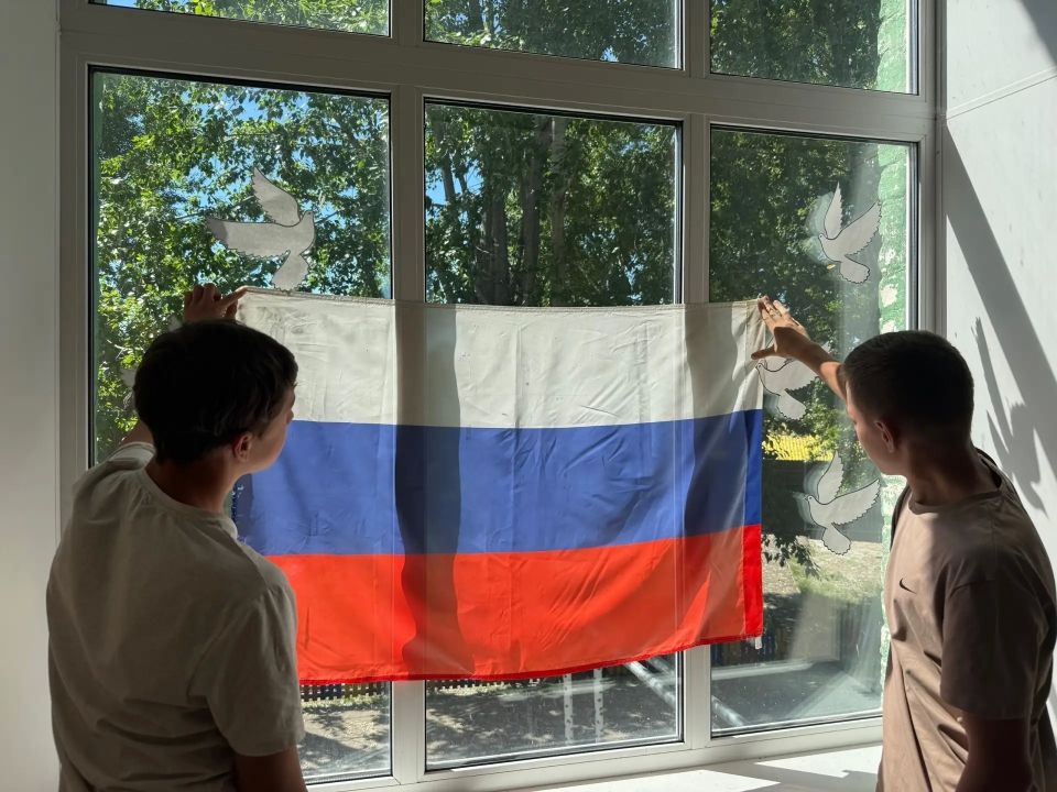 В образовательных организациях Ульяновской области проходят мероприятия, приуроченные к празднованию Дня России В образовательных организациях Ульяновской области проходят мероприятия, приуроченные к празднованию Дня России