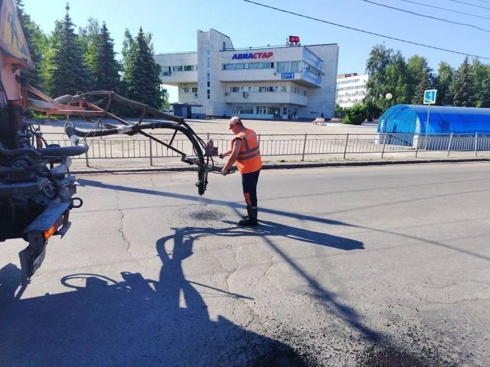 В преддверии Дня России в Ульяновске отремонтировали девять участков дорог В преддверии Дня России в Ульяновске отремонтировали девять участков дорог