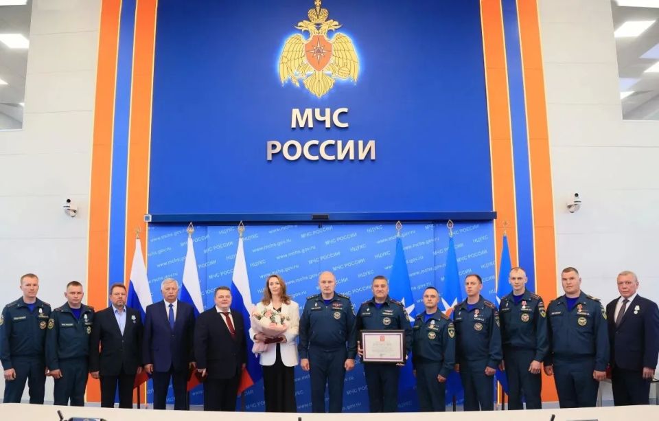 Ульяновскую область представили Павел Ледюков, помощник начальника караула 4 ПСЧ, и Никита Кузовов, командир отделения 4 ПСЧ Ульяновскую область представили Павел Ледюков, помощник начальника караула 4 ПСЧ, и Никита Кузовов, командир отделения 4 ПСЧ