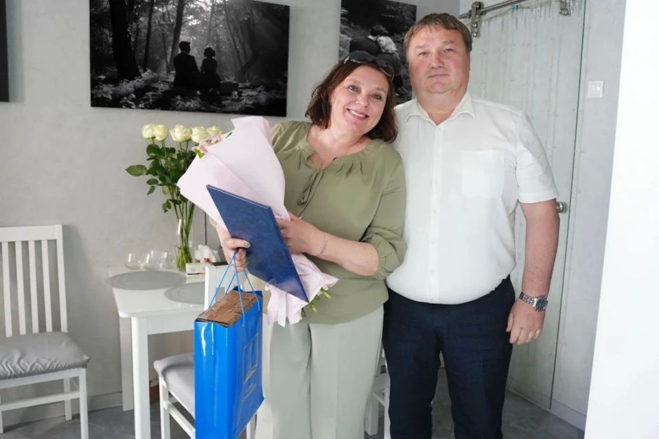 Александр Болдакин: В День России навестил Аэлиту Анатольевну Зубареву – маму нашего Героя Максима Михайлова Александр Болдакин: В День России навестил Аэлиту Анатольевну Зубареву – маму нашего Героя Максима Михайлова