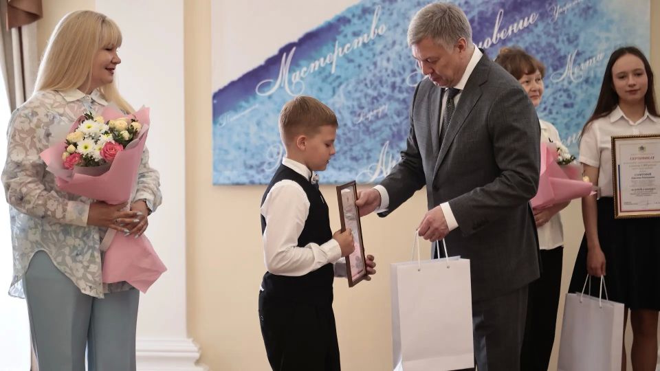 Алексей Русских: Эти ребята – наши молодые таланты из разных уголков Ульяновской области! Алексей Русских: Эти ребята – наши молодые таланты из разных уголков Ульяновской области!