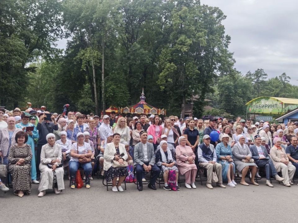 В парке Победы проходит официальное открытие Сабантуя с участием почётных гостей, среди которых - глава Буинского муниципального района Республики Татарстан Ранис Камартдинов и заместитель председателя Комитета... В парке Победы проходит официальное открытие Сабантуя с участием почётных гостей, среди которых - глава Буинского муниципального района Республики Татарстан Ранис Камартдинов и заместитель председателя Комитета...