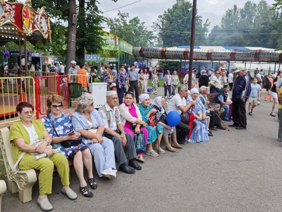 Ульяновцы и гости города начинают отмечать Сабантуй, который проходит на территории парка Победы Ульяновцы и гости города начинают отмечать Сабантуй, который проходит на территории парка Победы
