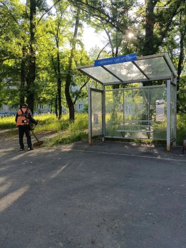 В Ульяновске городские службы после праздничных мероприятий Дня России вышли на уборку территорий В Ульяновске городские службы после праздничных мероприятий Дня России вышли на уборку территорий