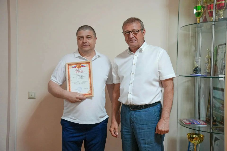 Сотрудников муниципальных предприятий и учреждений Ульяновска наградили за вклад в развитие донорства Сотрудников муниципальных предприятий и учреждений Ульяновска наградили за вклад в развитие донорства