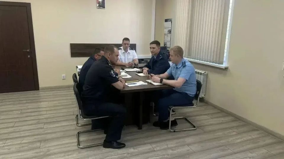 Под председательством прокурора Железнодорожного района г. Ульяновска Александра Нагорного состоялось межведомственное совещание по вопросам противодействия коррупции и преступлениям экономической направленности Под председательством прокурора Железнодорожного района г. Ульяновска Александра Нагорного состоялось межведомственное совещание по вопросам противодействия коррупции и преступлениям экономической направленности