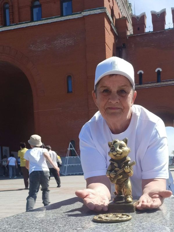 В единстве - наша сила!. В преддверии главного государственного праздника, Дня России, центрами активного долголетия города Ульяновска подготовлен большой концерт для жителей и гостей города В единстве - наша сила!. В преддверии главного государственного праздника, Дня России, центрами активного долголетия города Ульяновска подготовлен большой концерт для жителей и гостей города