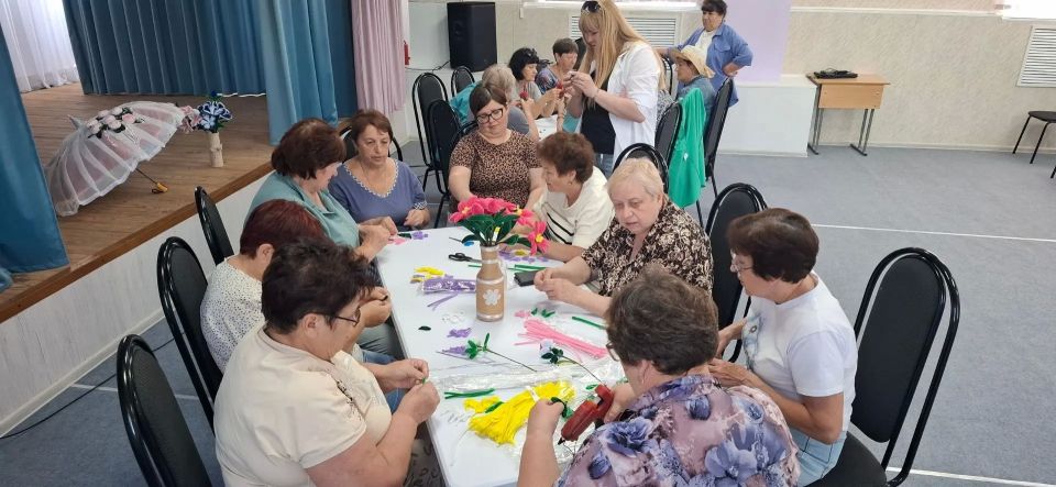 В единстве - наша сила!. В преддверии главного государственного праздника, Дня России, центрами активного долголетия города Ульяновска подготовлен большой концерт для жителей и гостей города В единстве - наша сила!. В преддверии главного государственного праздника, Дня России, центрами активного долголетия города Ульяновска подготовлен большой концерт для жителей и гостей города