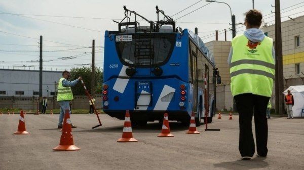Вячеслав Яковлев поборется за звание лучшего водителя троллейбуса в России Вячеслав Яковлев поборется за звание лучшего водителя троллейбуса в России
