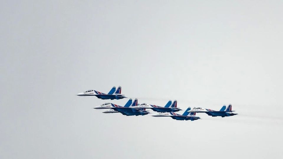 «Русские Витязи» пролетят над Ульяновском «Русские Витязи» пролетят над Ульяновском