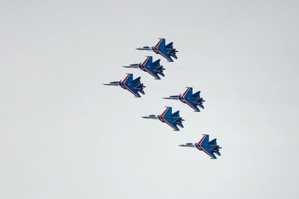«Русские Витязи» пролетят над Ульяновском «Русские Витязи» пролетят над Ульяновском