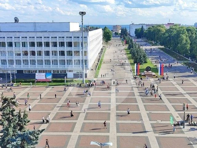 А вот такое количество ульяновцев сегодня собралось на смотровой площадке А вот такое количество ульяновцев сегодня собралось на смотровой площадке