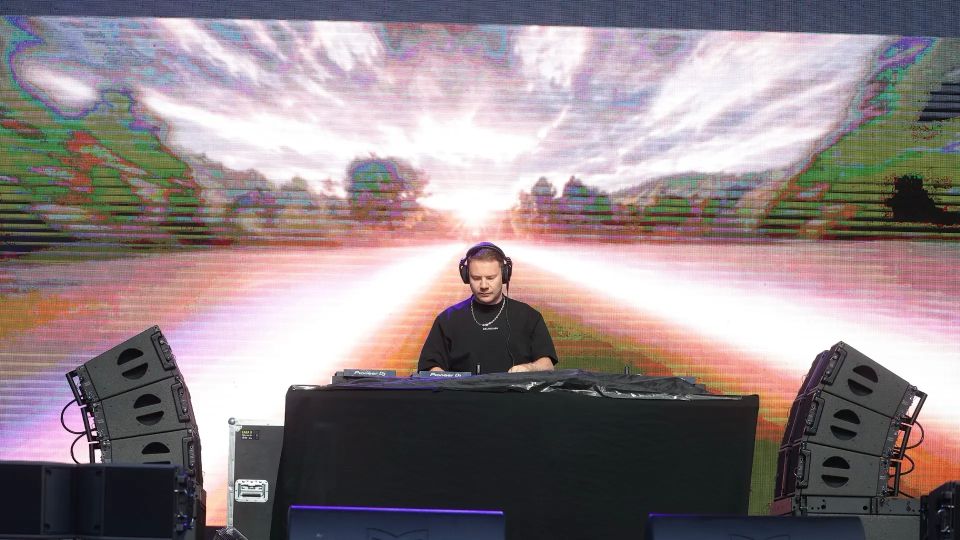 Алексей Русских: Жителей Заволжского района поздравил Dj SMASH! Спасибо Андрею Ширману за концерт в нашем городе! С юбилеем, Авиастар! Алексей Русских: Жителей Заволжского района поздравил Dj SMASH! Спасибо Андрею Ширману за концерт в нашем городе! С юбилеем, Авиастар!