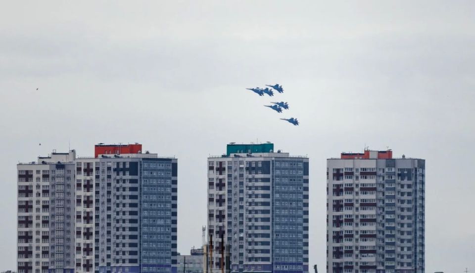 Сегодня над Волгой пролетят «Русские Витязи» Сегодня над Волгой пролетят «Русские Витязи»