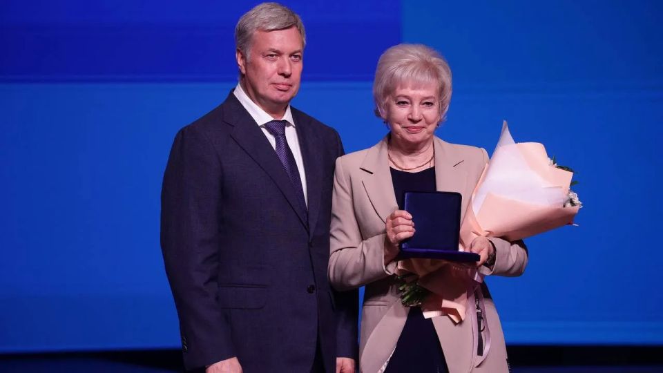Алексей Русских: Реализацию плана по развитию ульяновского авиагиганта обсудили с Первым заместителем Председателя Правительства РФ Денисом Мантуровым Алексей Русских: Реализацию плана по развитию ульяновского авиагиганта обсудили с Первым заместителем Председателя Правительства РФ Денисом Мантуровым