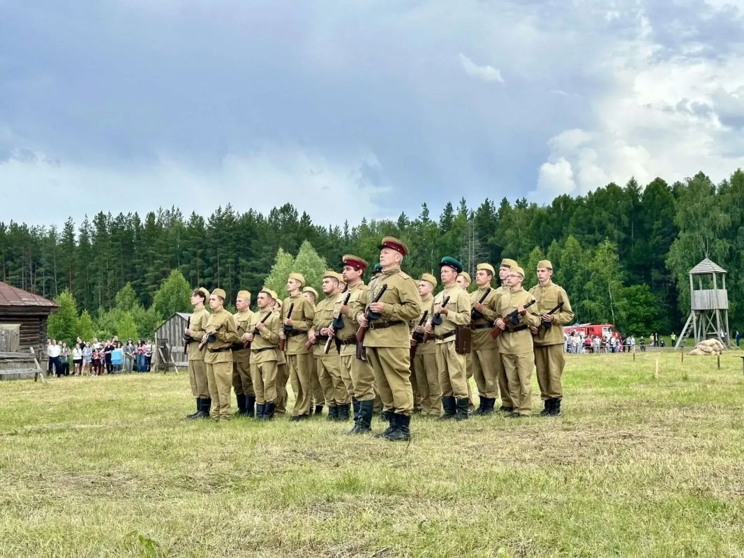 Ульяновцы представили реконструкцию обороны Брестской крепости Ульяновцы представили реконструкцию обороны Брестской крепости