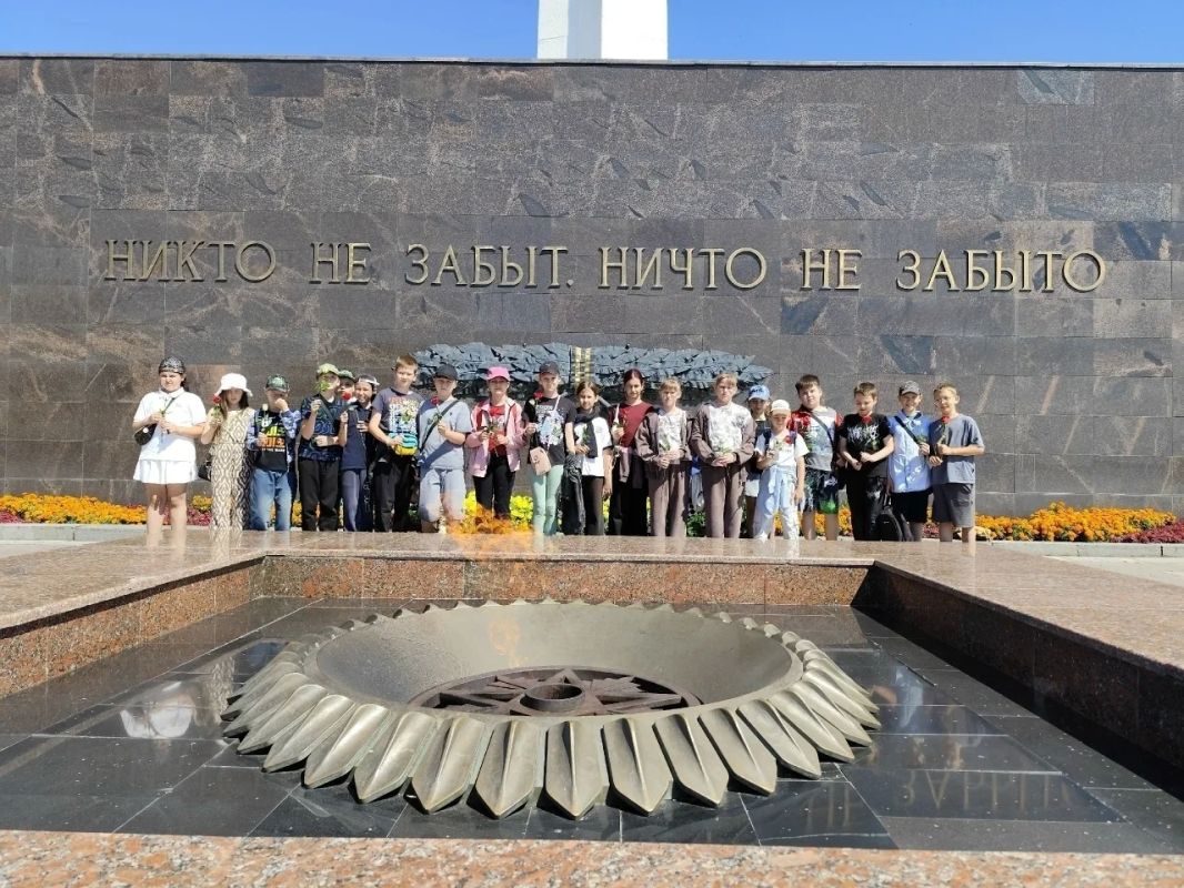 Сегодня в образовательных организациях региона проходят мероприятия ко Дню памяти и скорби Сегодня в образовательных организациях региона проходят мероприятия ко Дню памяти и скорби